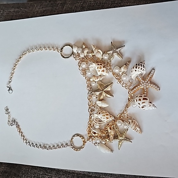 Not Branded Jewelry - NWOT Tropical Necklace